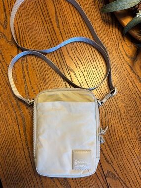 lululemon athletica Small Crossbody Belt Bag in Light Beige and Cream